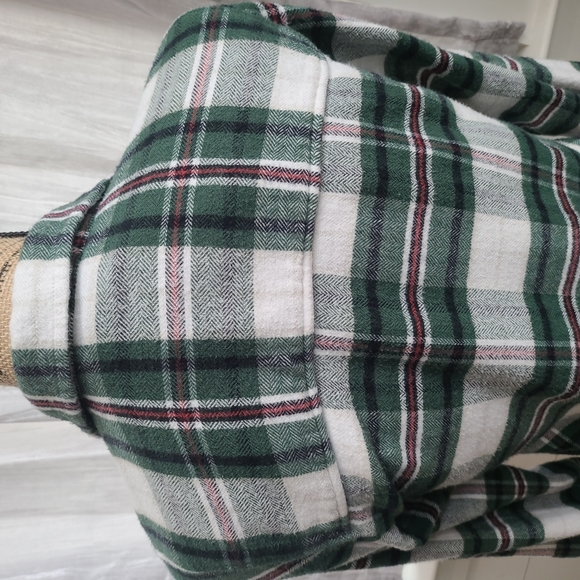 Ladies Medium Flannel Button Down Shirt - Picture 5 of 7